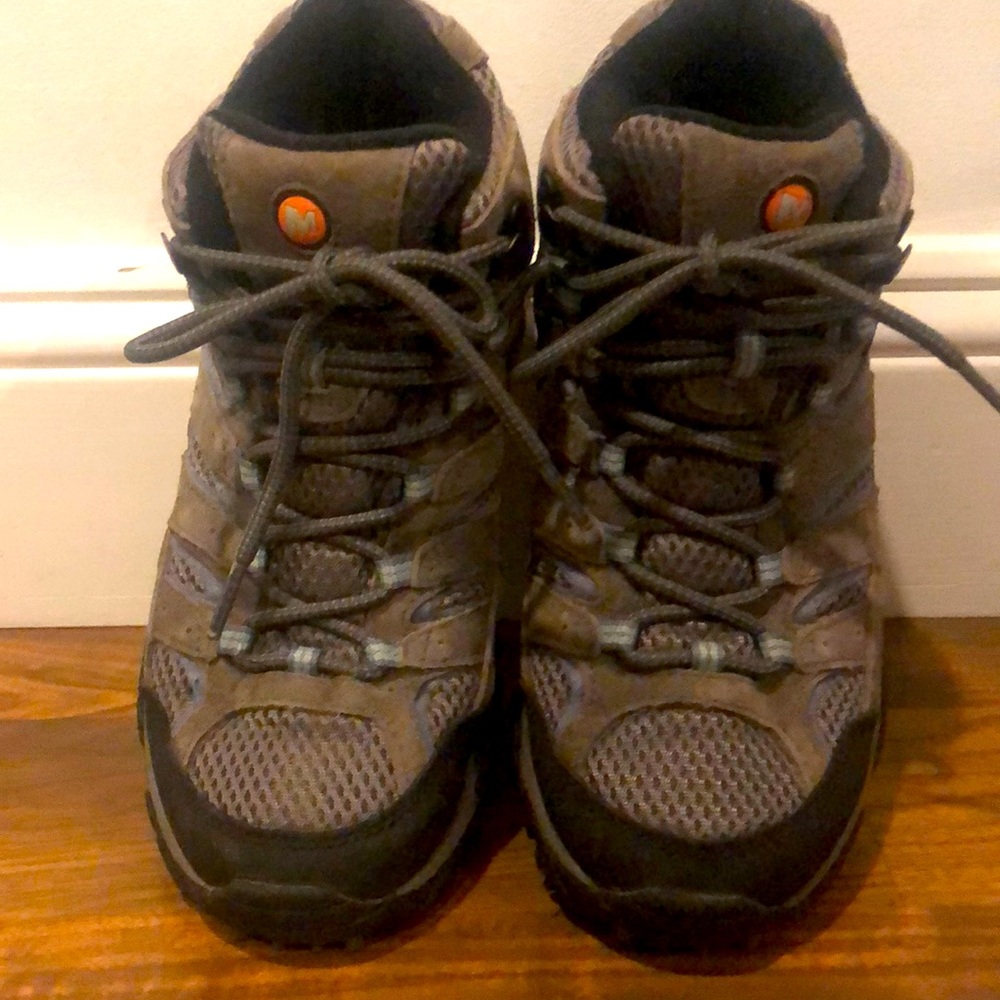 Merrell Moab 2 mid women’s hiking boots